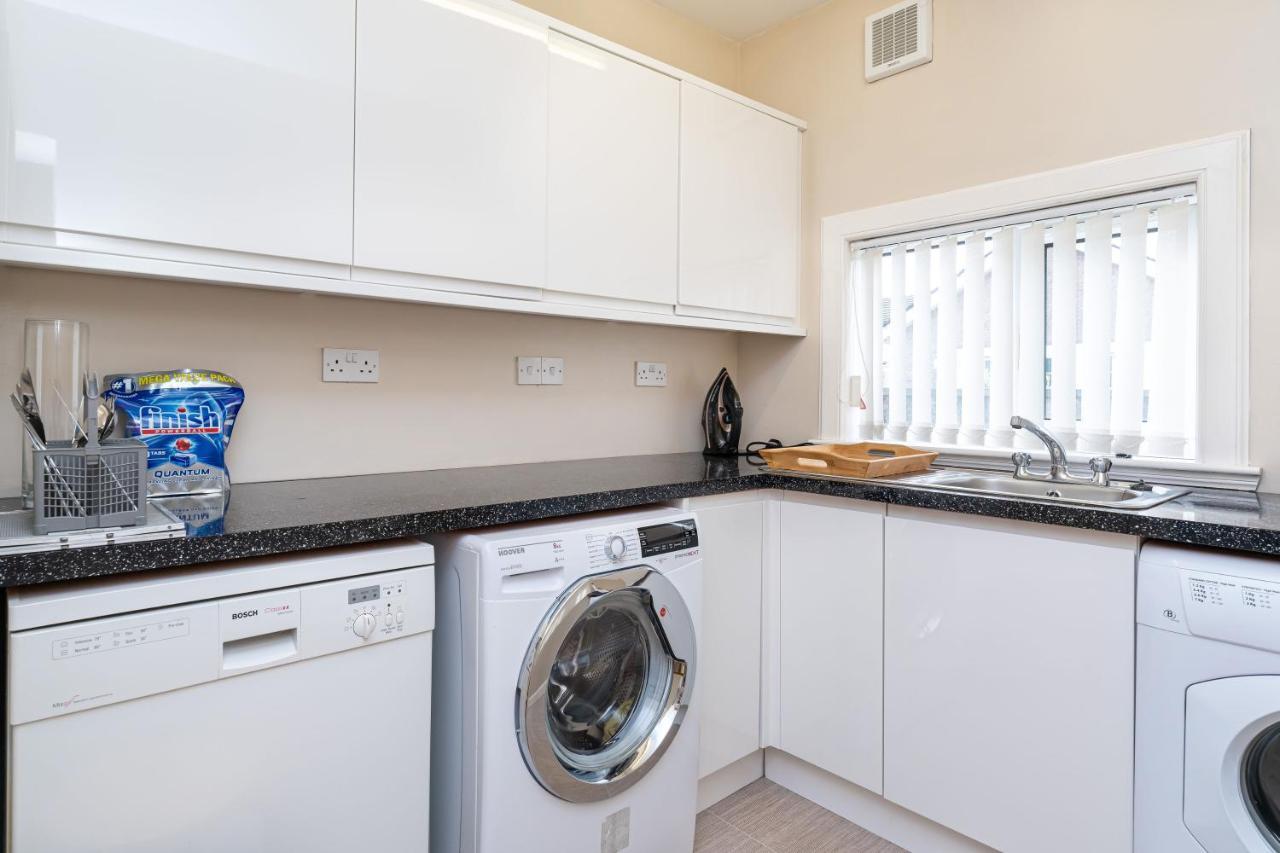 New Four Bedroom House - All Rooms Ensuite Stirling Exterior photo
