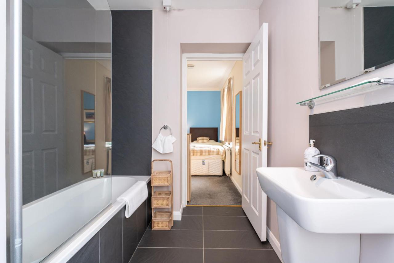 New Four Bedroom House - All Rooms Ensuite Stirling Exterior photo